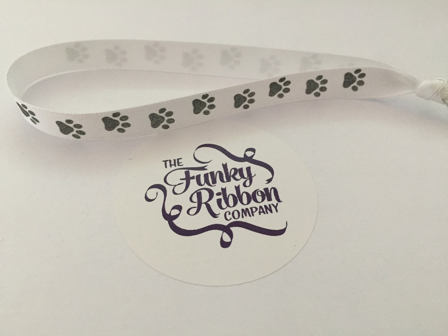 Paw print bauble ribbons image 0