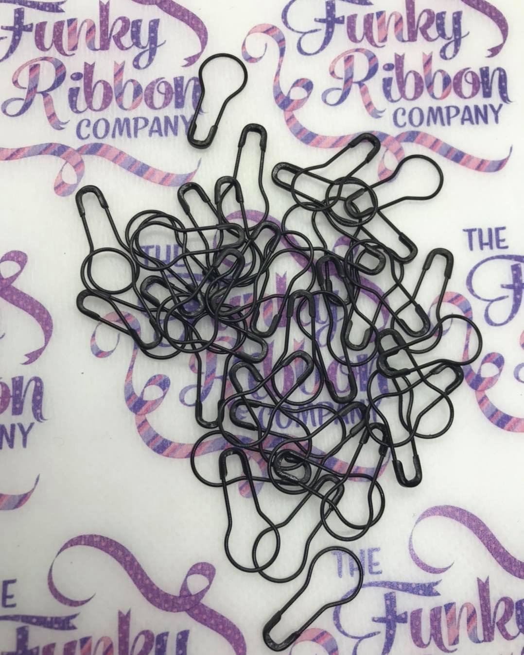 Swing Tag pins image 3