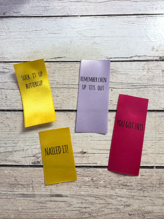 25mm sew-in labels with positive thinking messages (pack of 20): image 0