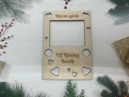 Elf Kissing Booth – Wooden Miniature Prop