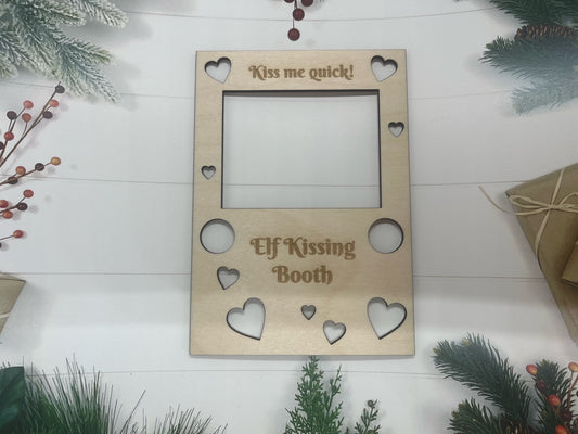 Elf Kissing Booth – Wooden Miniature Prop