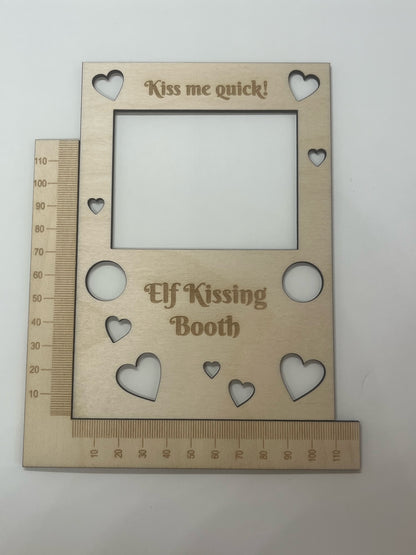 Elf Kissing Booth – Wooden Miniature Prop